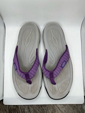 Women’s KEEN Flip Flops Size 8